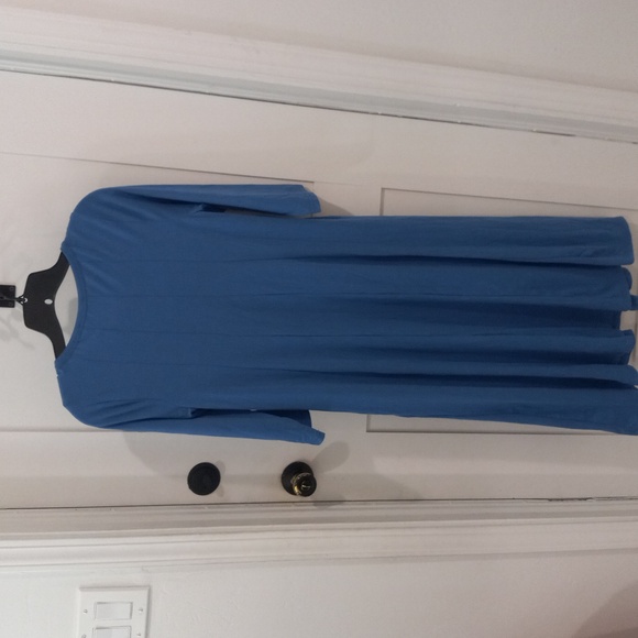 Women's Dress - Picture 2 of 12